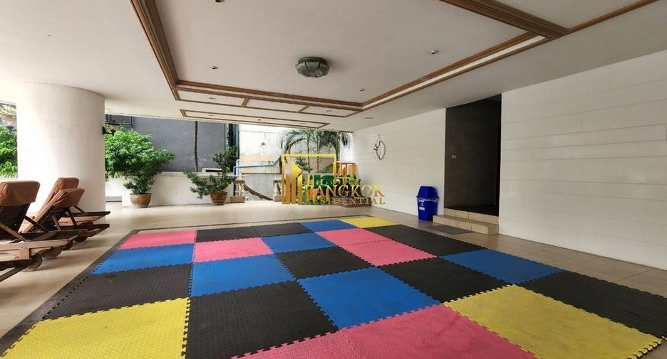For rent 4 bedrooms apartment in Khlong Toei, Bangkok