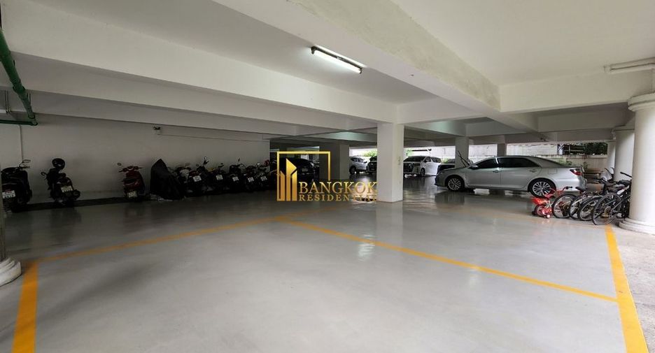 For rent 4 bedrooms apartment in Khlong Toei, Bangkok
