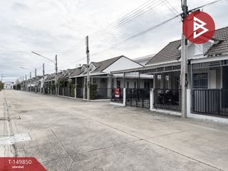 出售 2 卧室 联排别墅 在 Phan Thong, Chon Buri