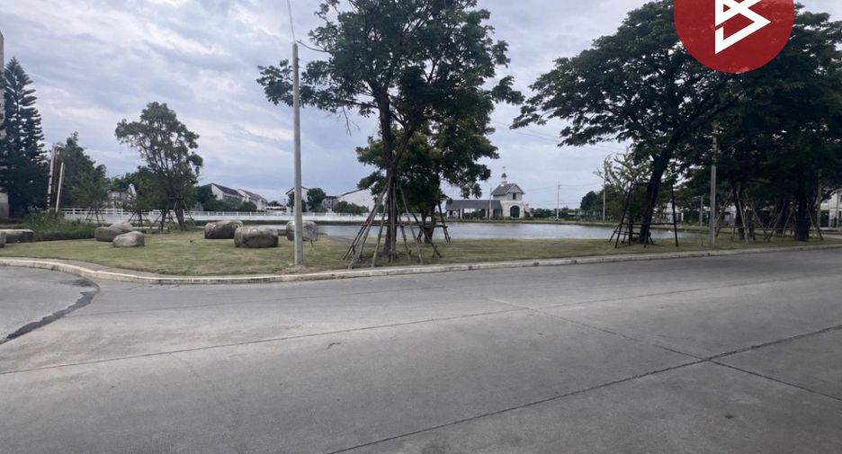 出售 2 卧室 联排别墅 在 Phan Thong, Chon Buri