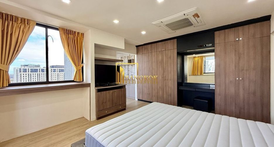 For rent 2 bedrooms condo in Watthana, Bangkok