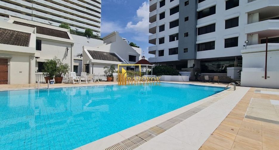 For rent 2 bedrooms condo in Watthana, Bangkok