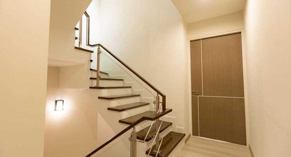 Haus zur Miete und zum Kauf mit 3 Zimmer in Bueng Kum, Bangkok