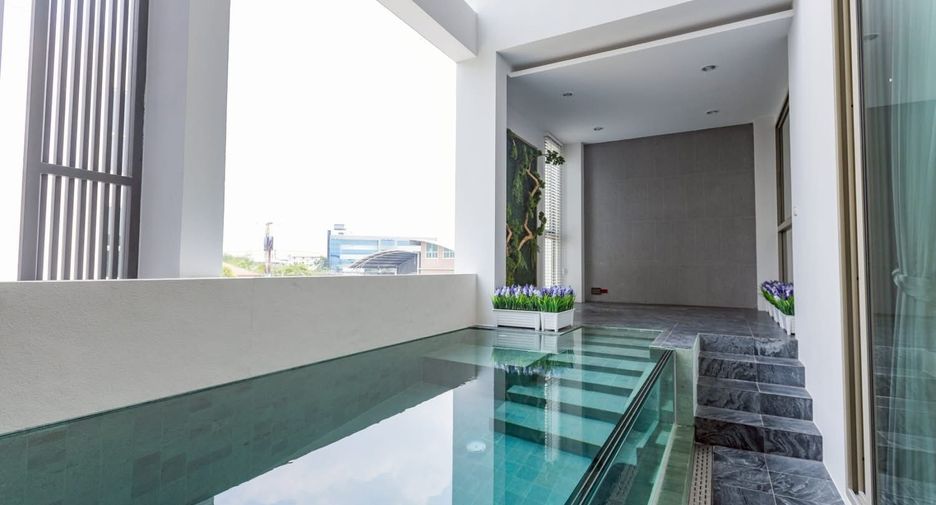 Haus zur Miete und zum Kauf mit 3 Zimmer in Bueng Kum, Bangkok