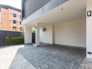 Haus zur Miete und zum Kauf mit 3 Zimmer in Bueng Kum, Bangkok