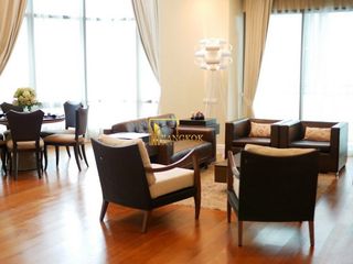 For rent 3 bedrooms condo in Khlong Toei, Bangkok
