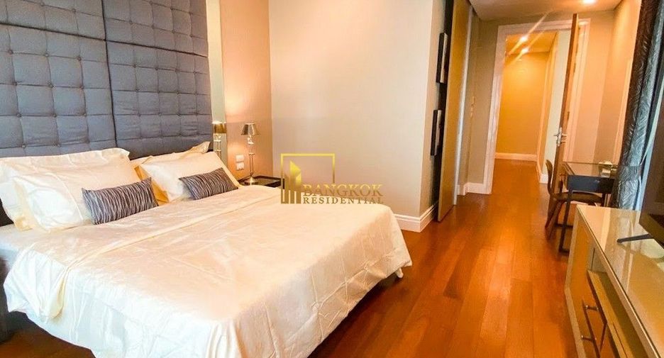 For rent 3 bedrooms condo in Khlong Toei, Bangkok
