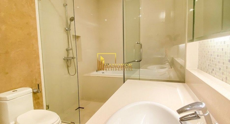 For rent 3 bedrooms condo in Khlong Toei, Bangkok