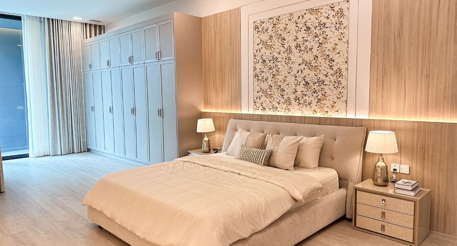 Haus zur Miete und zum Kauf mit 4 Zimmer in Saphan Sung, Bangkok