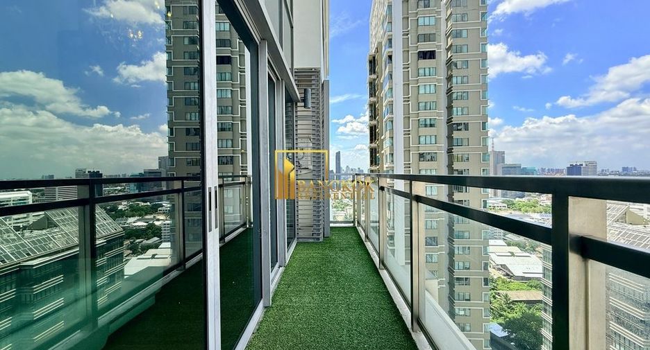 For rent 3 bedrooms condo in Khlong Toei, Bangkok