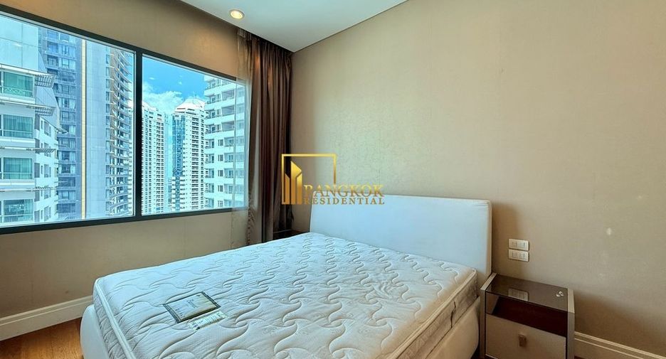 For rent 3 bedrooms condo in Khlong Toei, Bangkok