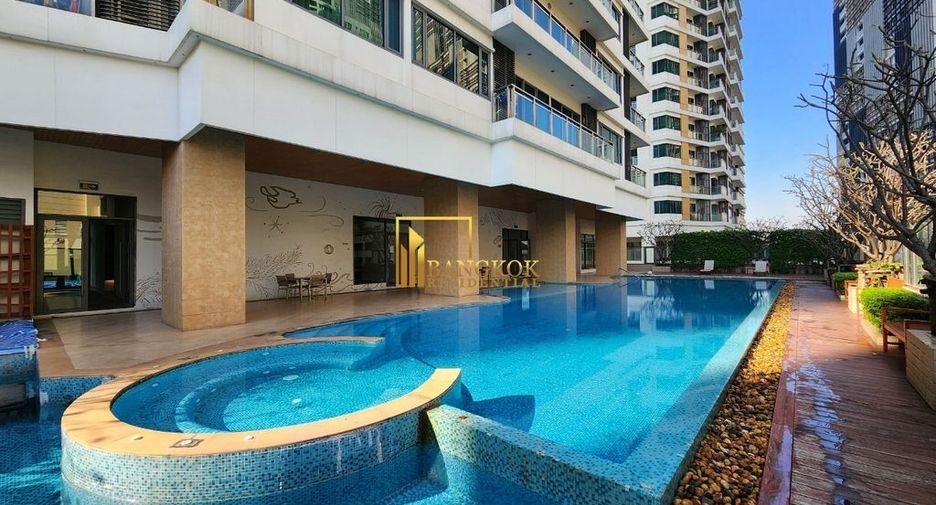 For rent 3 bedrooms condo in Khlong Toei, Bangkok