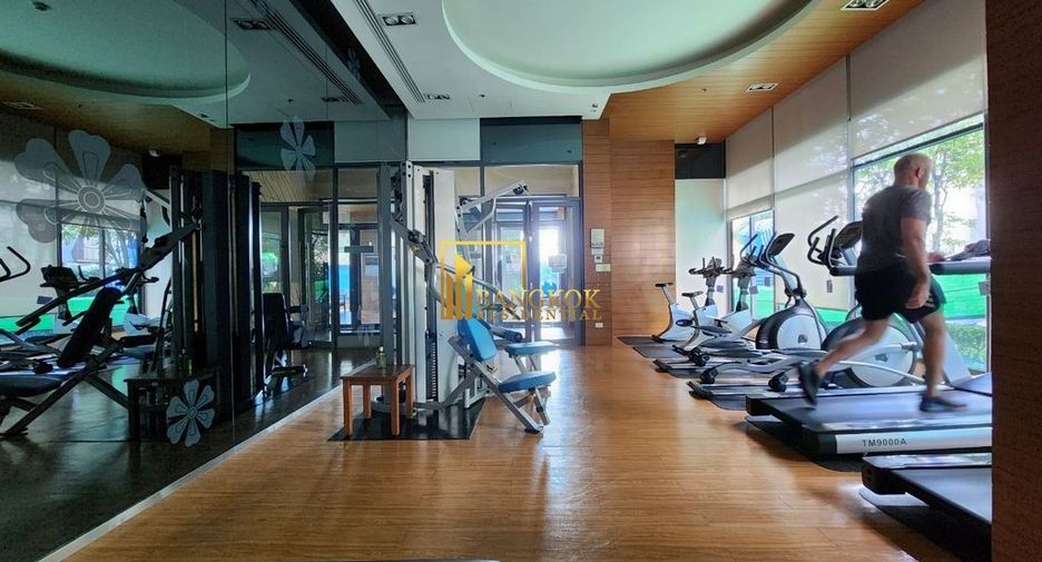 For rent 3 bedrooms condo in Khlong Toei, Bangkok