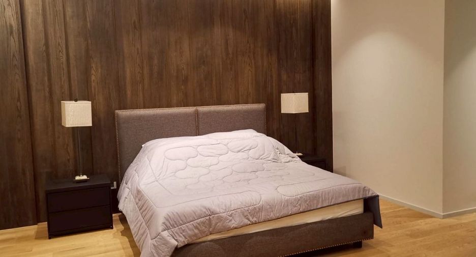 Haus zur Miete mit 4 Zimmer in Watthana, Bangkok