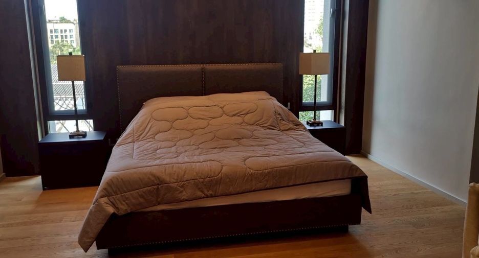 Haus zur Miete mit 4 Zimmer in Watthana, Bangkok