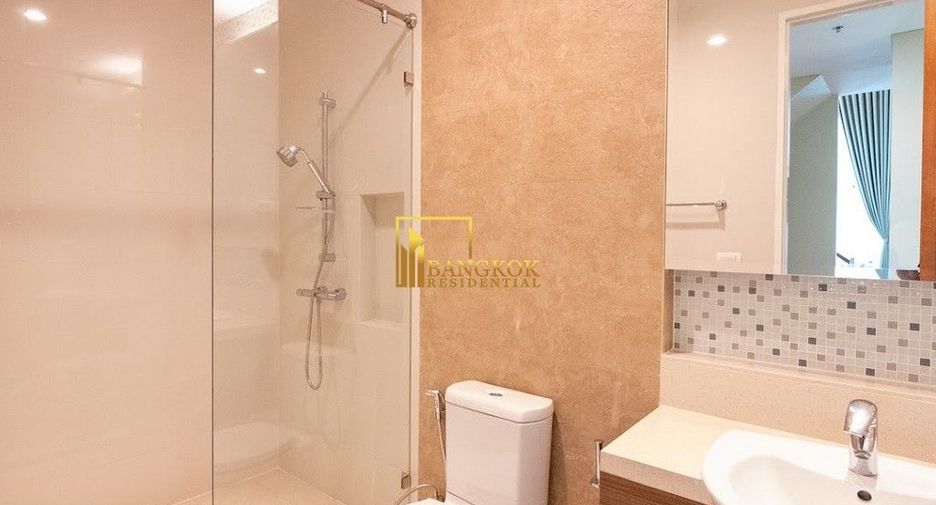 For rent 3 bedrooms condo in Khlong Toei, Bangkok