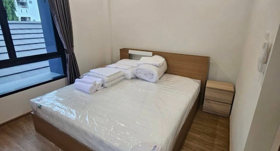 Haus zur Miete und zum Kauf mit 5 Zimmer in Phra Khanong, Bangkok