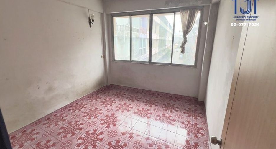 Local comercial en venta de 4 habitaciones en Phra Samut Chedi, Samut Prakan