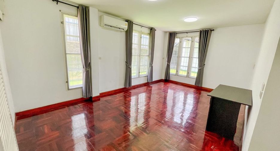 For rent 4 bedrooms house in Khan Na Yao, Bangkok