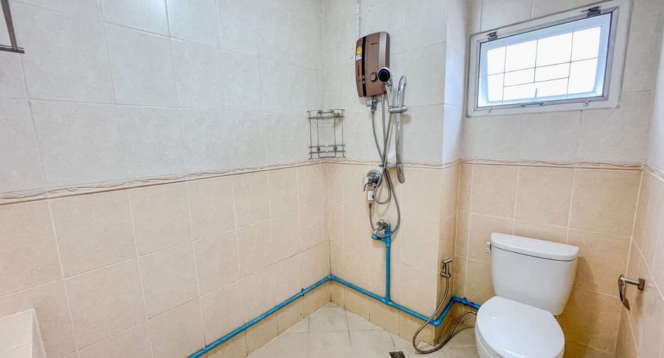For rent 4 bedrooms house in Khan Na Yao, Bangkok