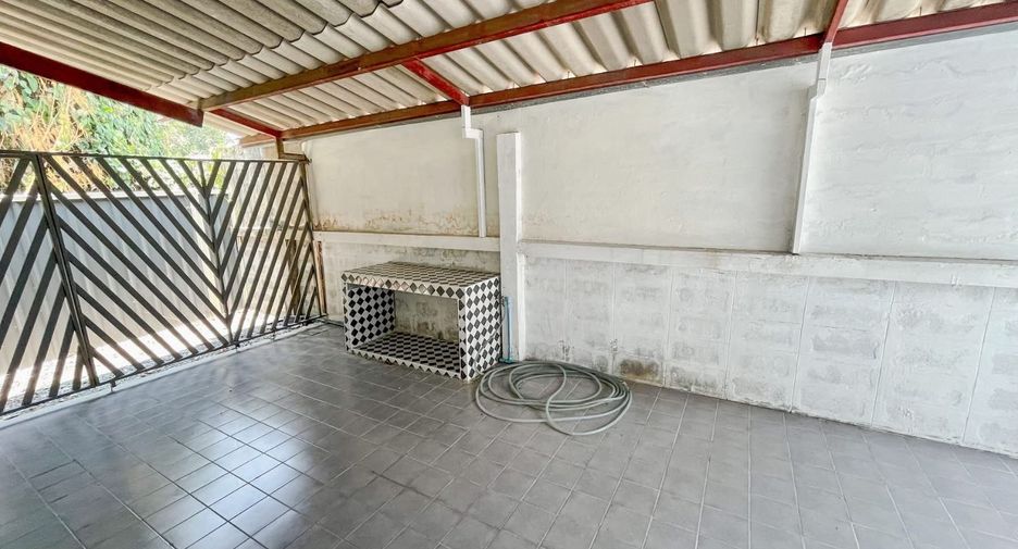 For rent 4 bedrooms house in Khan Na Yao, Bangkok