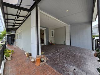 Casa adosada en venta de 4 habitaciones en Chom Thong, Bangkok