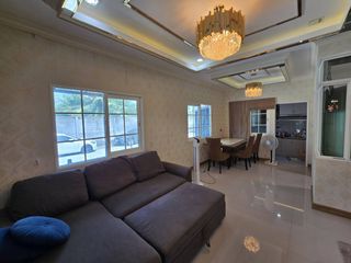 Casa adosada en venta de 4 habitaciones en Chom Thong, Bangkok