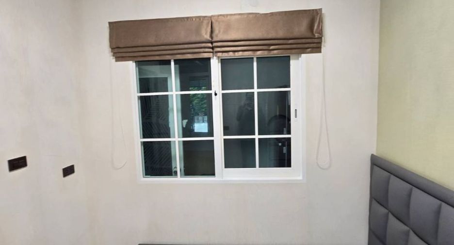 Casa adosada en venta de 4 habitaciones en Chom Thong, Bangkok