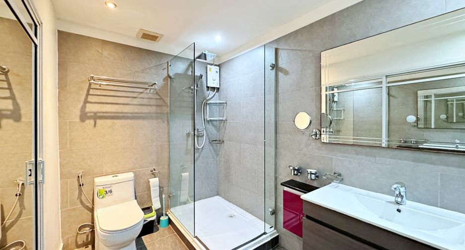 For rent and for sale 1 bed condo in Bang Lamung, Chonburi