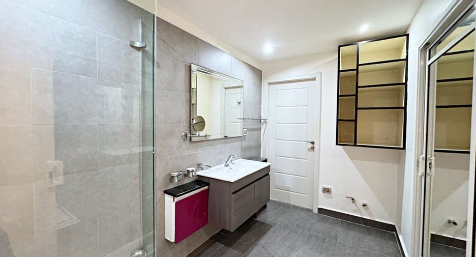 For rent and for sale 1 bed condo in Bang Lamung, Chonburi
