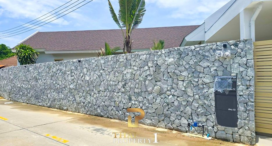 For sale 3 bedrooms villa in Bang Lamung, Chonburi
