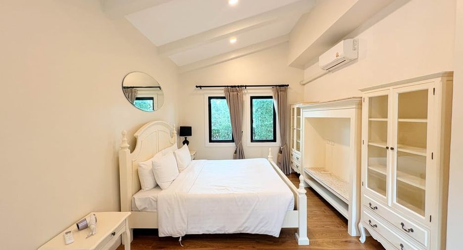 For rent 3 bedrooms villa in Huay Yai, Pattaya