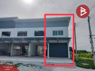 出售 2 卧室 联排别墅 在 Ban Bueng, Chon Buri