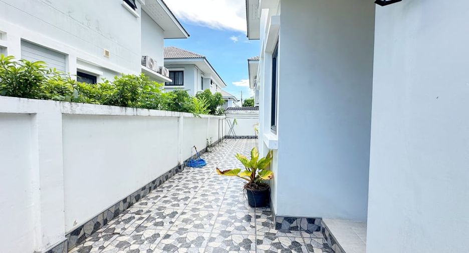 For sale 3 bedrooms house in Bang Lamung, Chonburi