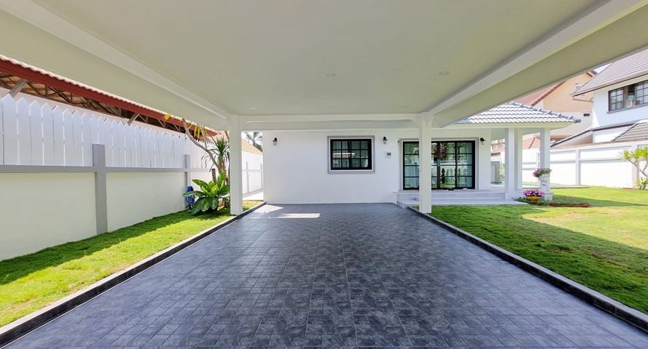 Villa en venta de 4 habitaciones en Bang Lamung, Chonburi