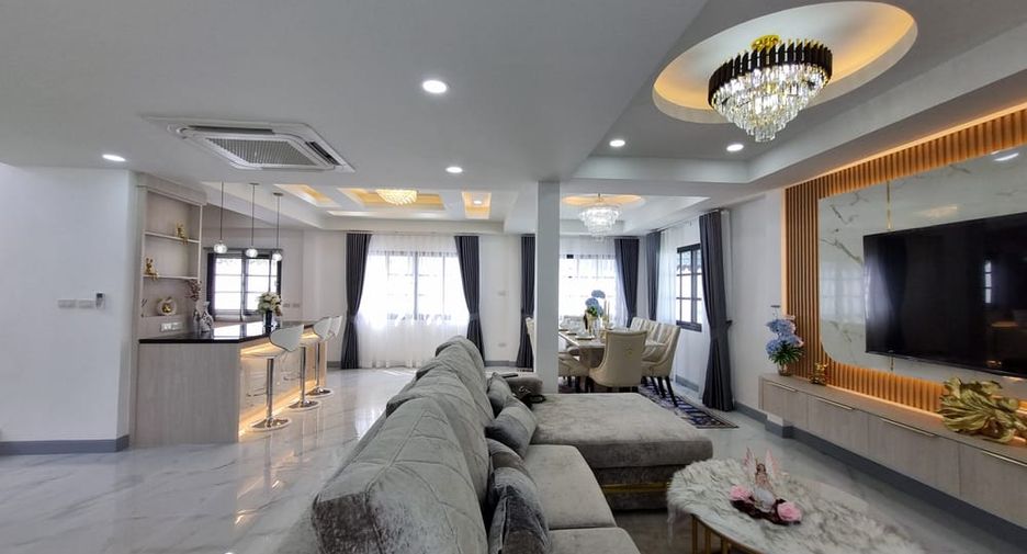 Villa en venta de 4 habitaciones en Bang Lamung, Chonburi