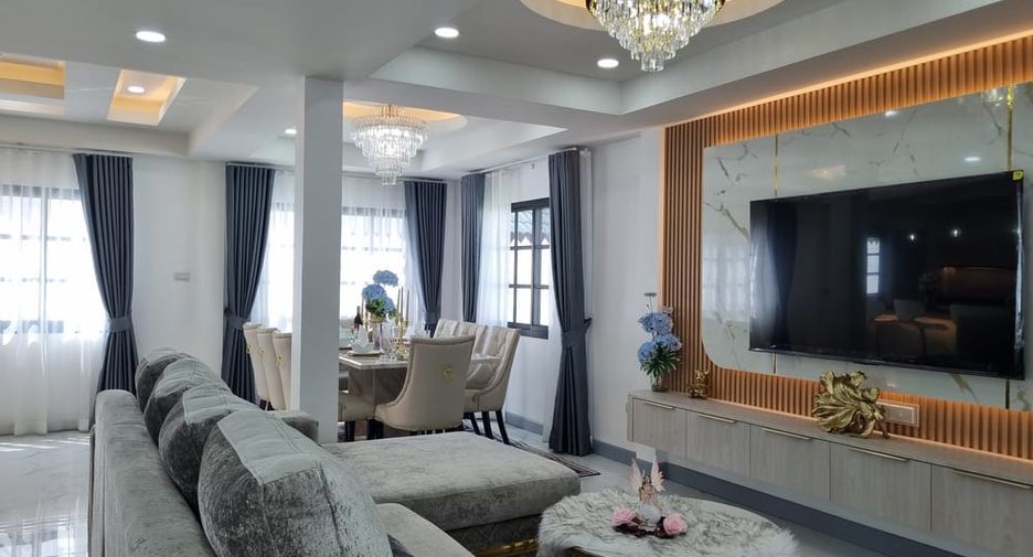 Villa en venta de 4 habitaciones en Bang Lamung, Chonburi