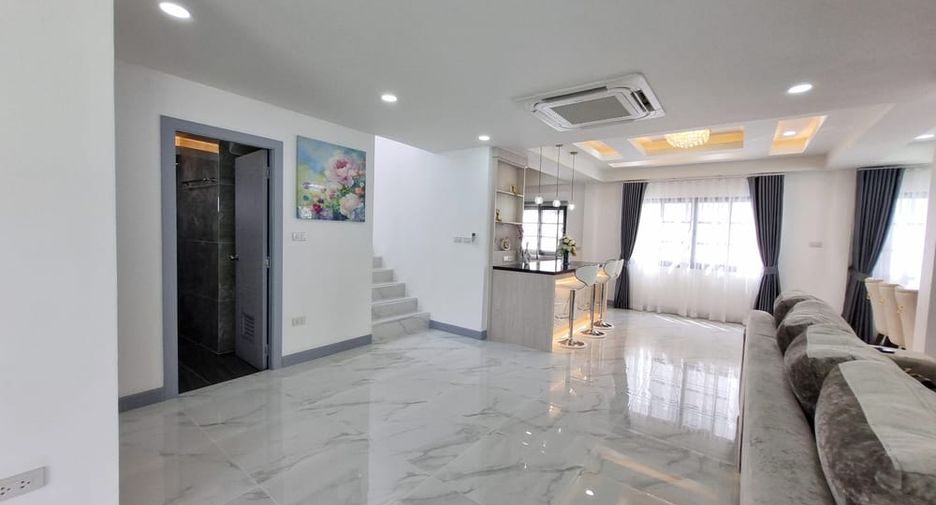 Villa en venta de 4 habitaciones en Bang Lamung, Chonburi