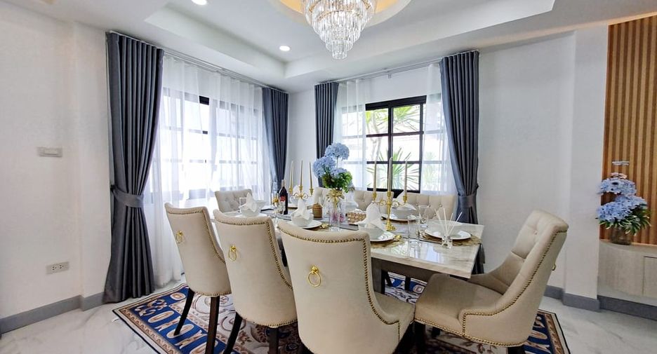 Villa en venta de 4 habitaciones en Bang Lamung, Chonburi