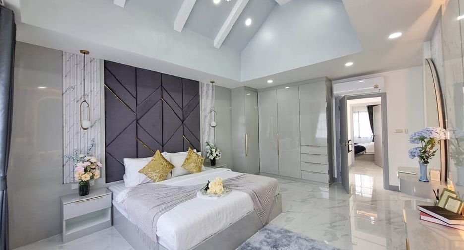 Villa en venta de 4 habitaciones en Bang Lamung, Chonburi