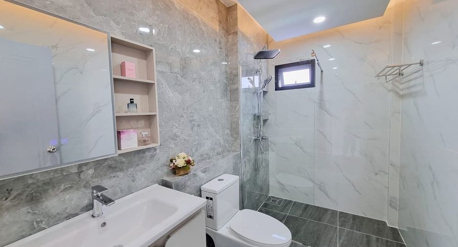 Villa en venta de 4 habitaciones en Bang Lamung, Chonburi