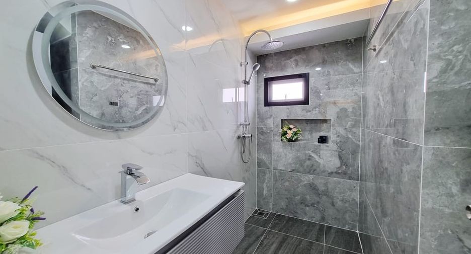 Villa en venta de 4 habitaciones en Bang Lamung, Chonburi