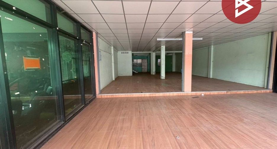出售 3 卧室 商业空间 在 Phanom Sarakham, Chachoengsao
