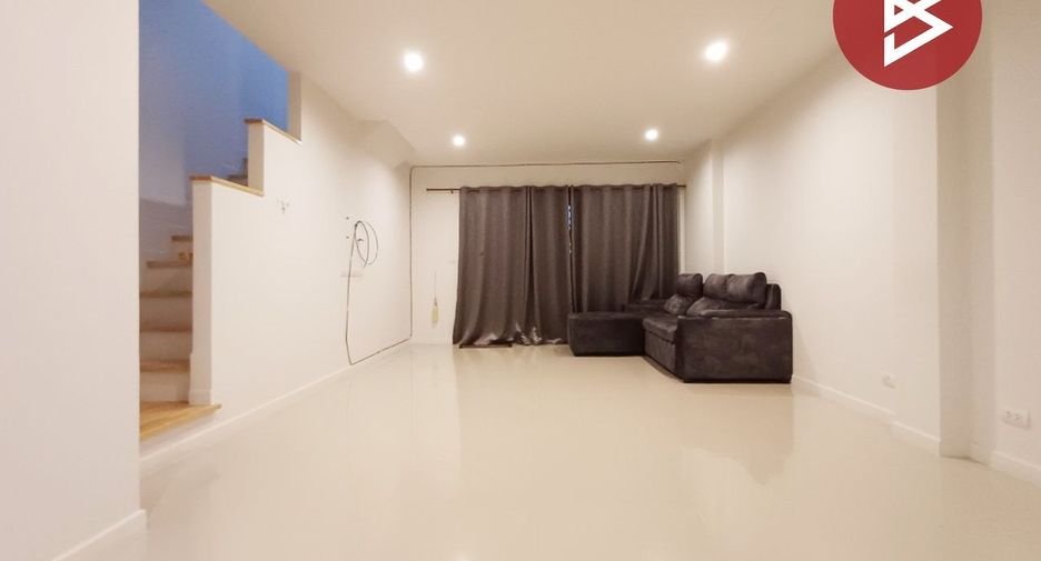 Casa adosada en venta de 3 habitaciones en Phra Nakhon Si Ayutthaya, Phra Nakhon Si Ayutthaya