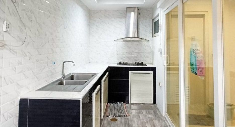 Casa adosada en venta de 3 habitaciones en Phra Nakhon Si Ayutthaya, Phra Nakhon Si Ayutthaya