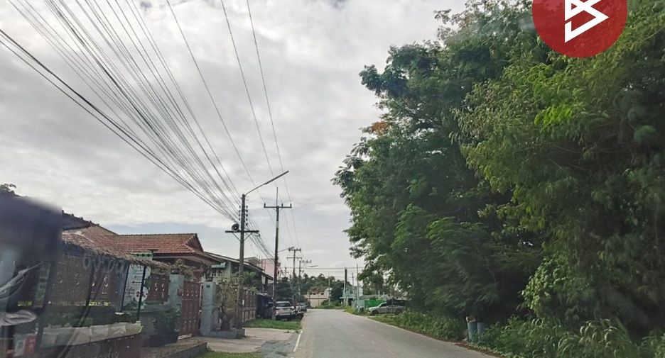 出售 3 卧室 联排别墅 在 Ban Bueng, Chon Buri