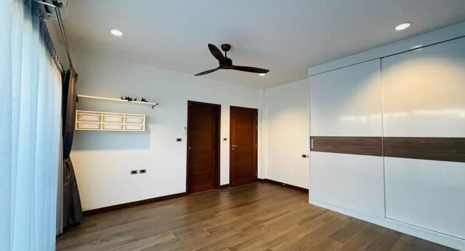 For rent 3 bedrooms villa in Huay Yai, Pattaya