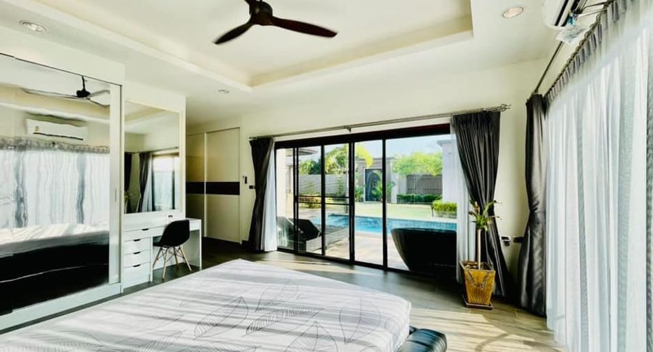 For rent 3 bedrooms villa in Huay Yai, Pattaya