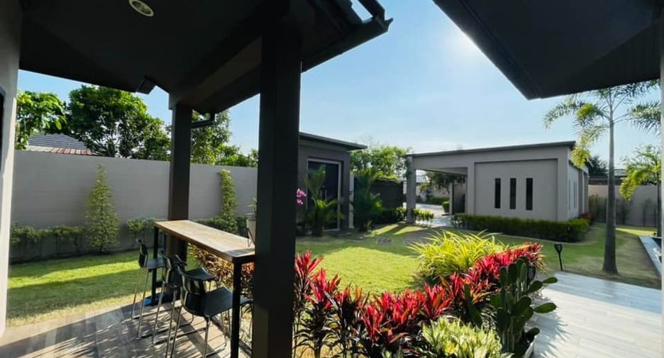 For rent 3 bedrooms villa in Huay Yai, Pattaya