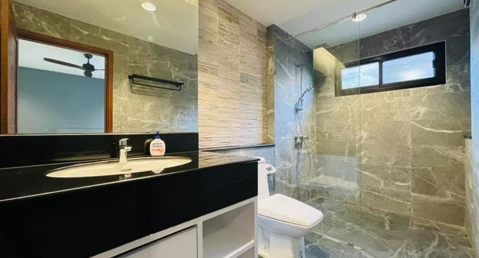 For rent 3 bedrooms villa in Huay Yai, Pattaya